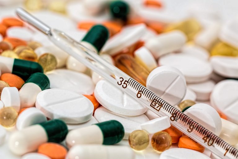 Industria farmaceutică din România a început 2019 cu o scădere drastică a producţiei