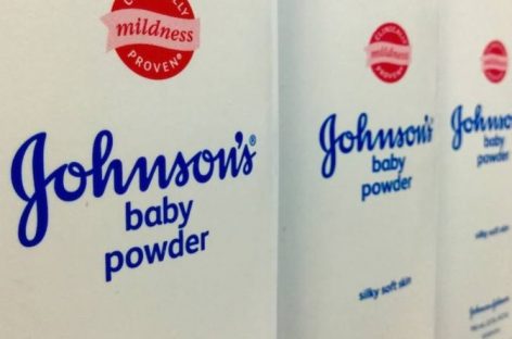 Compania Johnson & Johnson, condamnată să plătească despăgubiri de 4,7 miliarde dolari către 22 de femei bolnave de cancer