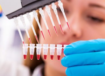 Un test de sânge care poate detecta peste 50 de tipuri de cancer, dezvoltat de cercetători britanici