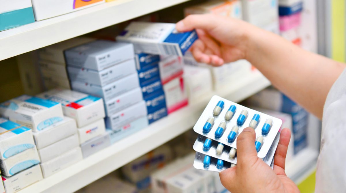 Peste 800 de medicamente se scumpesc de la 1 aprilie. De ce cresc prețurile