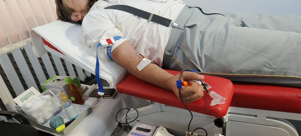 România nu folosește o treime din sângele donat din cauza lipsei aparaturii adecvate și a acreditării centrelor de transfuzii