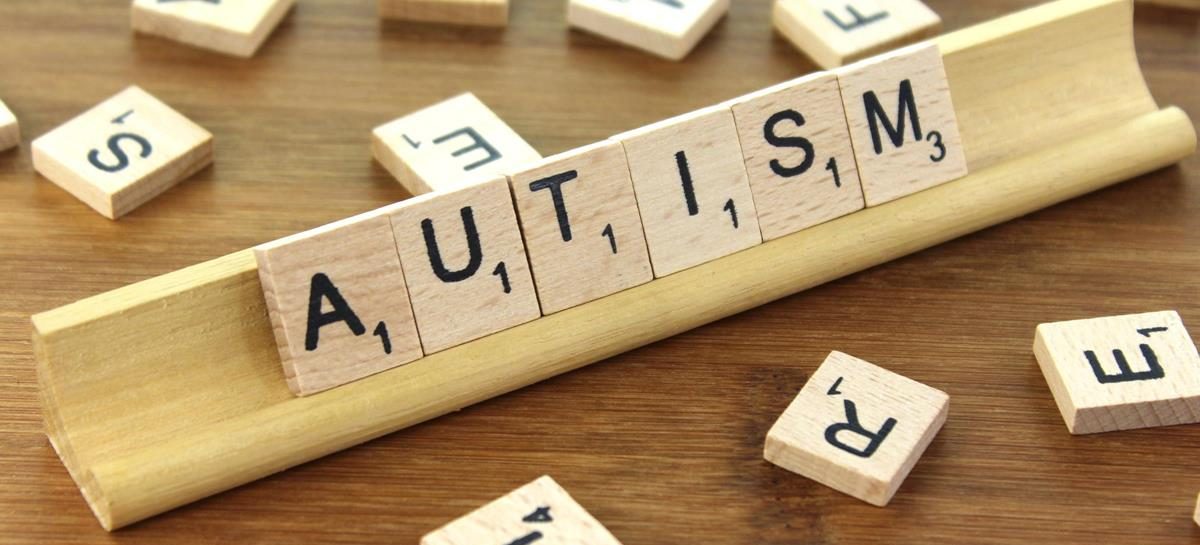 Copiii cu autism se confruntă mai des cu probleme gastrointestinale