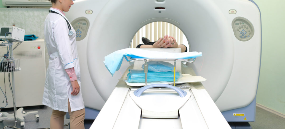 Computer tomograf CNAS indică serviciile gratuite la care au acces pacienții cu anumite forme de cancer în urma contractelor cost-volum