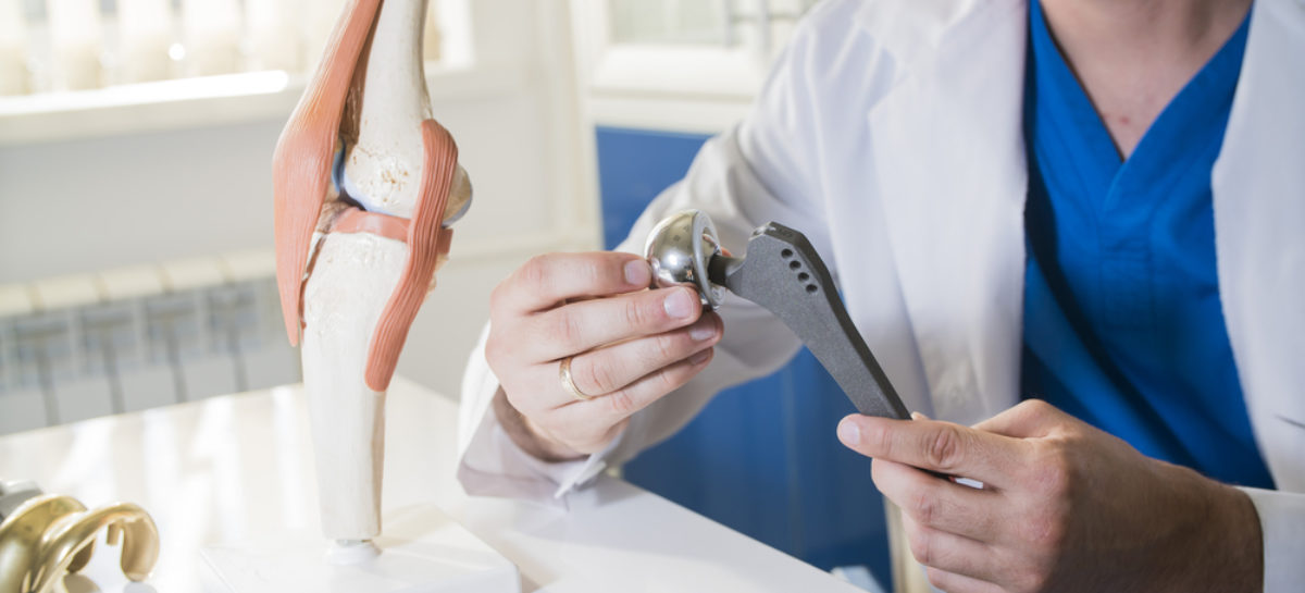 Implant Un microgel antibacterian care acoperă dispozitivele implantate pacienților reduce semnificativ ratele de infectare postoperatorii susțin cercetătorii americani