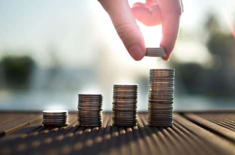 Salariile din sănătate şi asistenţă socială au urcat cu 6,3% în ultimul an, printre cele mai mici creşteri la nivel naţional