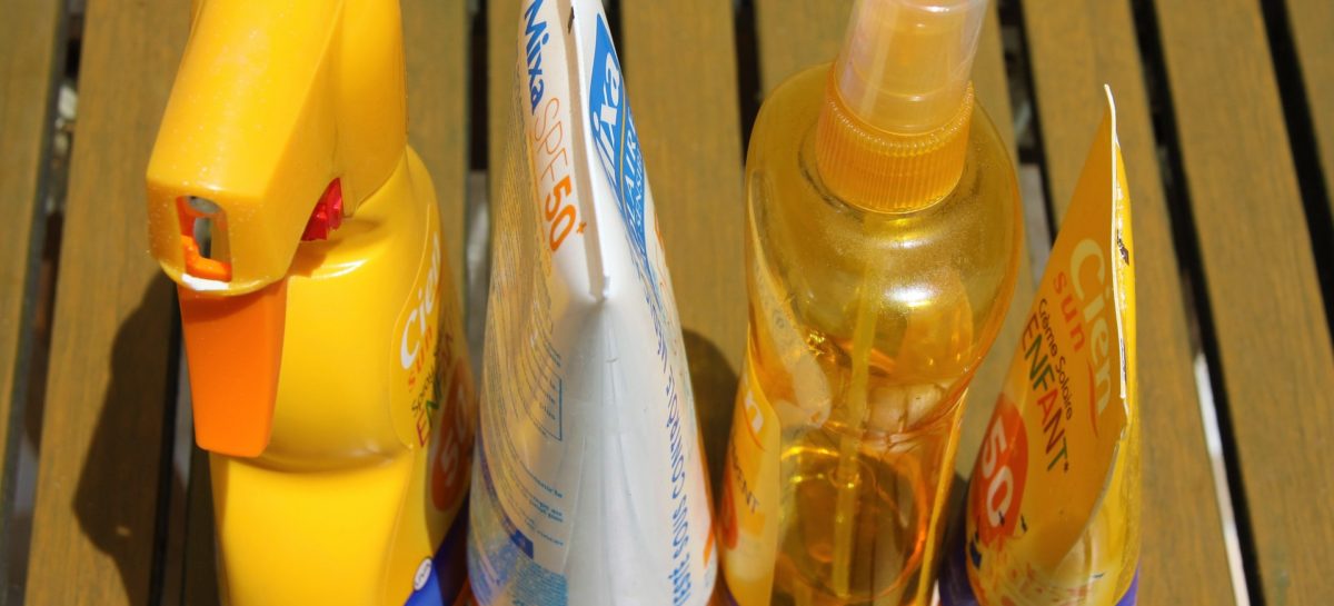 protectie solara Substanțele chimice din produsele de protecție solară ajung în mare proporție în sânge, arată un studiu realizat în SUA