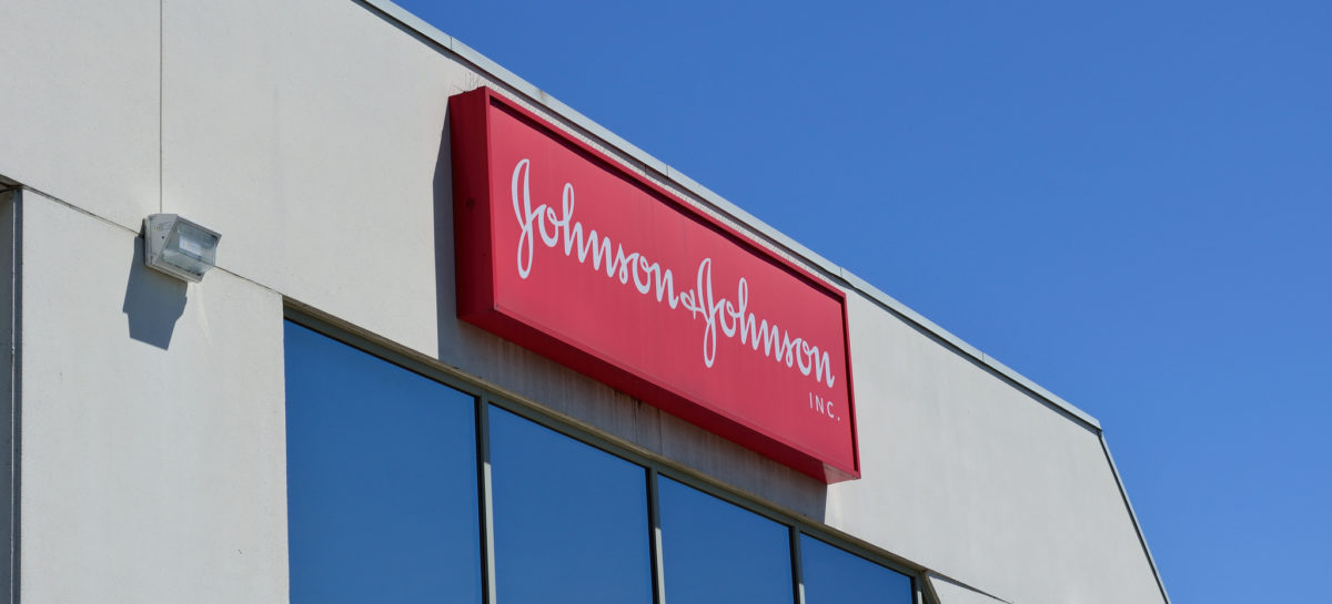 jhonson&jhonson Johnson & Johnson a acceptat să plătească 1 miliard de dolari pentru închiderea unor procese în care compania este acuzată că a vândut implanturi defectuoase