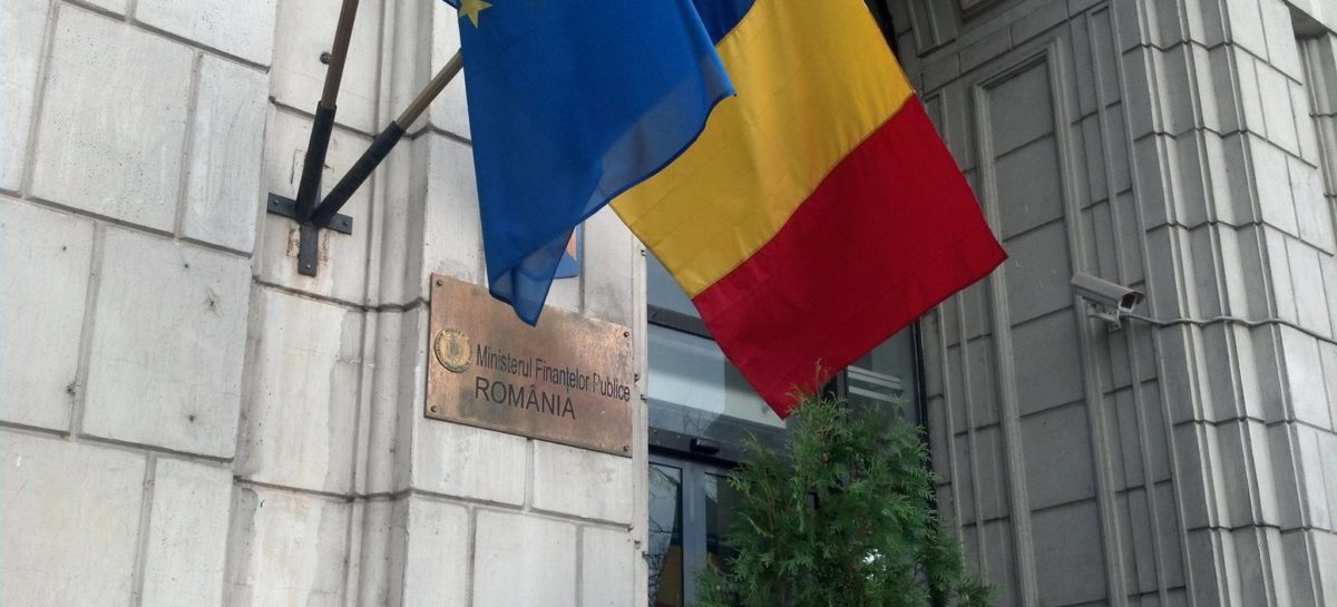Ministerul Finanțelor Ministerul Finanțelor anunță că transmite zilnic către CNAS situația contribuțiilor pentru sănătate achitate, astfel că asigurații nu mai au nevoie de dovada depunerii declarației unice la ANAF