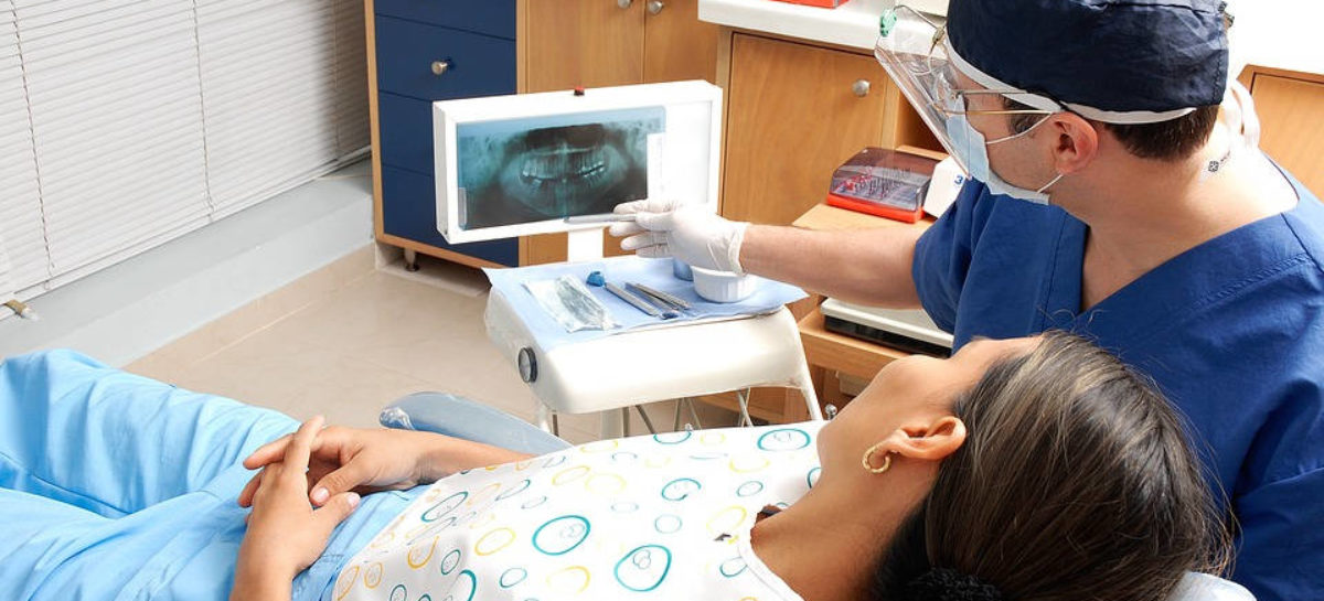 Implanturi dentare Colegiul Medicilor Stomatologi a stabilit o procedură pentru solicitarea de expertize de la personalități recunoscute, care vor primi 600 de lei pentru fiecare opinie de specialitate