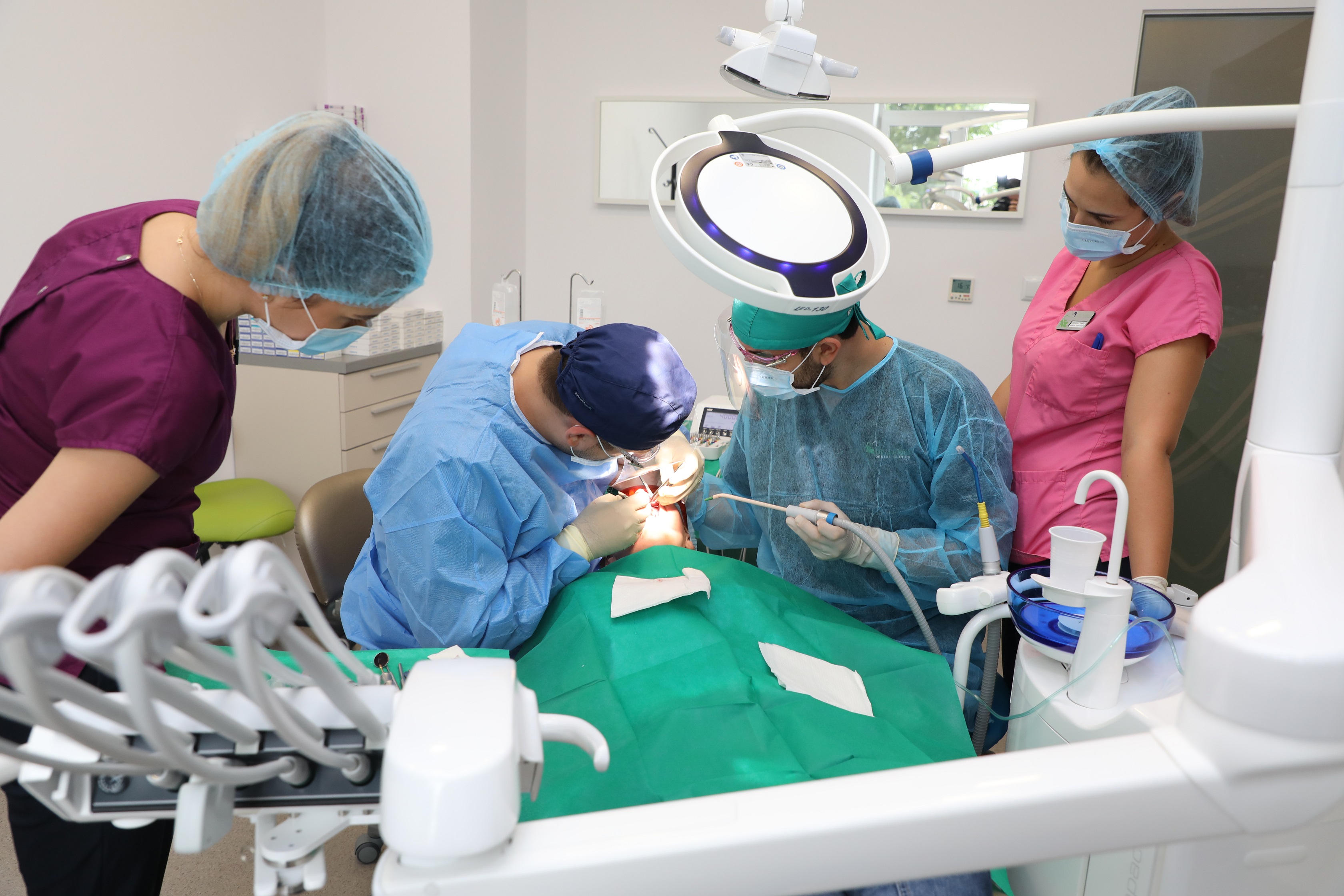 Clinicile Dentare Dr. Leahu susţin urgenţele în 6 oraşe