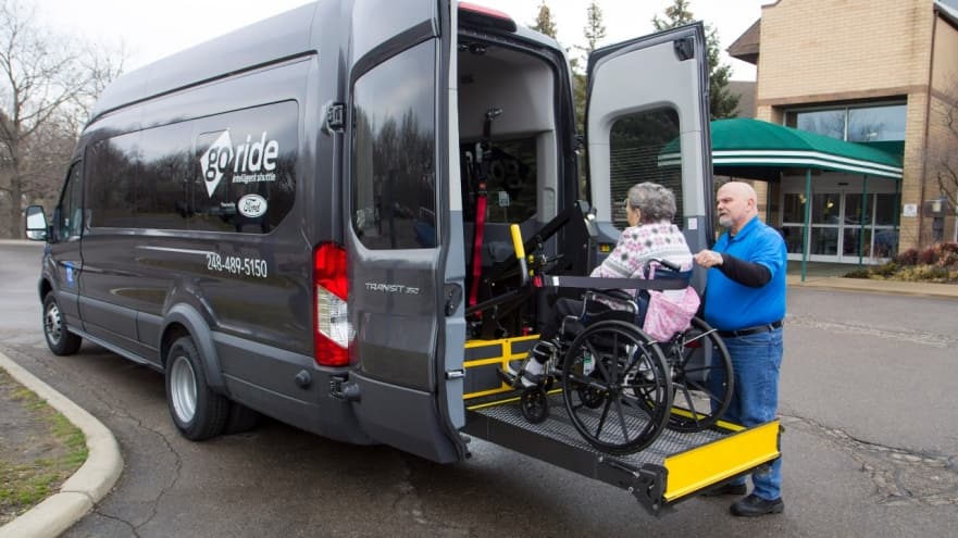 Ford îşi extinde serviciul de transport medical GoRide la 40 de oraşe din SUA