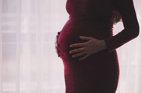 Anxietatea mamelor asociată cu sarcina poate modifica modul în care creierul sugarilor reacționează la tristețe
