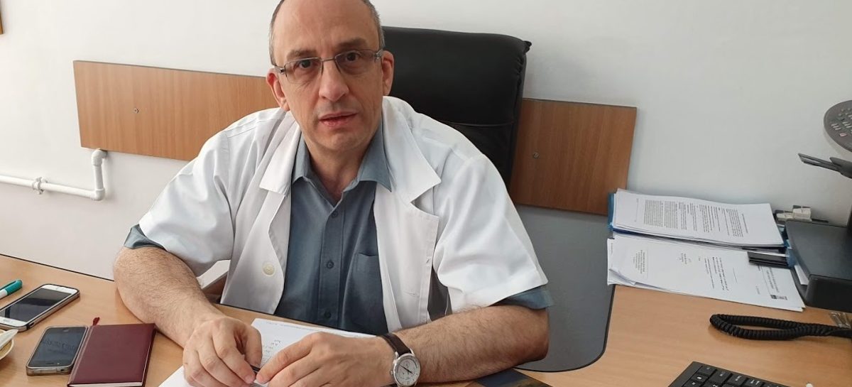INTERVIU Prof.dr.Dragoș Vinereanu, medic primar cardiolog: Atunci când pacienții sunt selectați cu atenție și sunt evaluați bine din punct de vedere ecocardiografic, rata de succes a închiderii percutane de defect septal atrial depășeste 95%