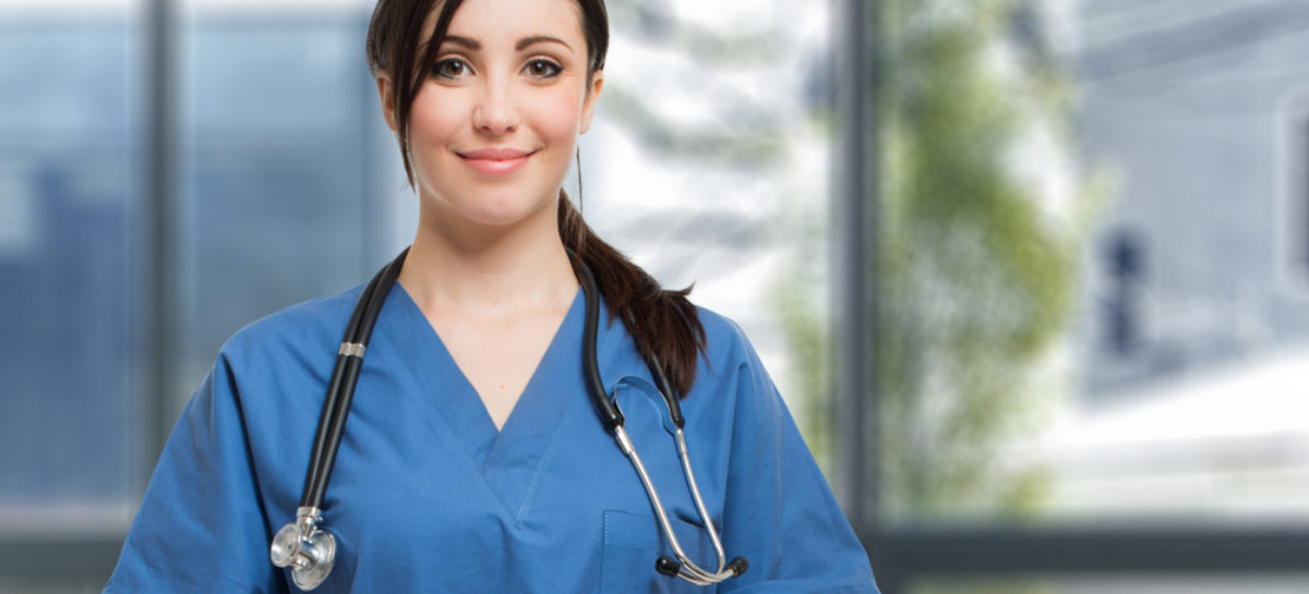 Asistentă medicală Ministerul Sănătății a înăsprit condițiile de desfășurare a examenului de grad principal pentru asistenți medicali și moașe