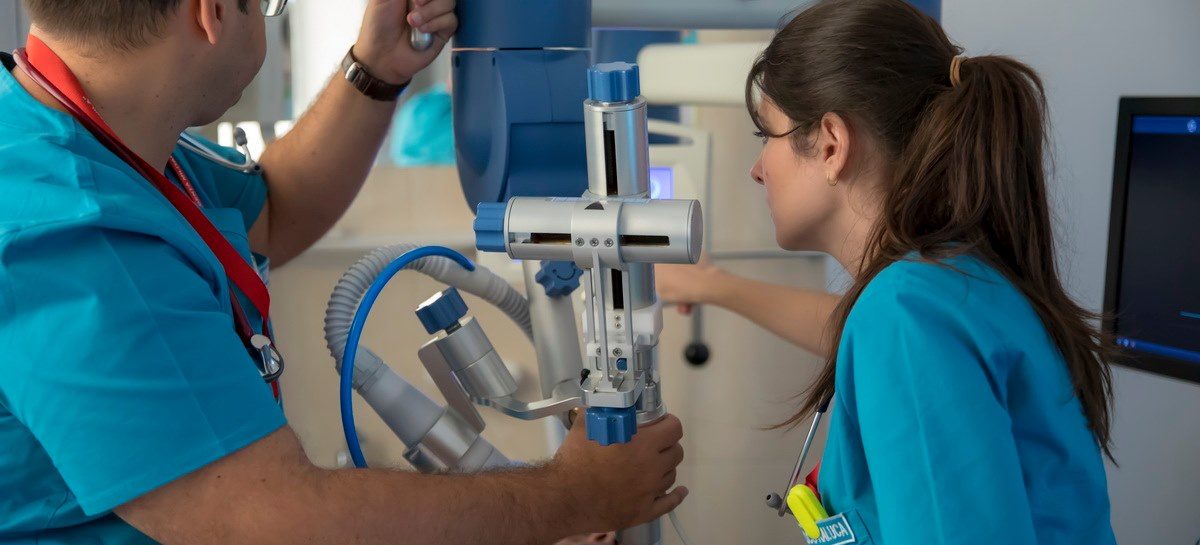 Intervenție Spitalul Militar Medicii de la Spitalul Militar “Dr. Carol Davila” au realizat o intervenție în premieră națională, de revascularizaţie miocardică prin unde de şoc extracorporale