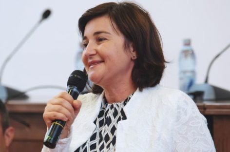 INTERVIU Dr. Ina Petrescu: Întreaga comunitate medicală trebuie să recomande femeilor reconstrucţia mamară atunci când este cazul; femeia nu trebuie să se piardă în lanţul de tratament