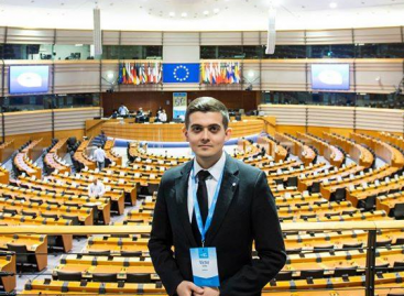Ziua Mondială de Luptă Împotriva Cancerului: Un tânăr din România va avea cuvântul de deschidere la evenimentul de lansare a planului european de combatere a cancerului în Parlamentul European