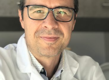 EXCLUSIV: Dr. Jan Marin, medic din Franța: ,,Avem multe cazuri cu vârste între 40-50 ani, fără patologie asociată, cu COVID-19”