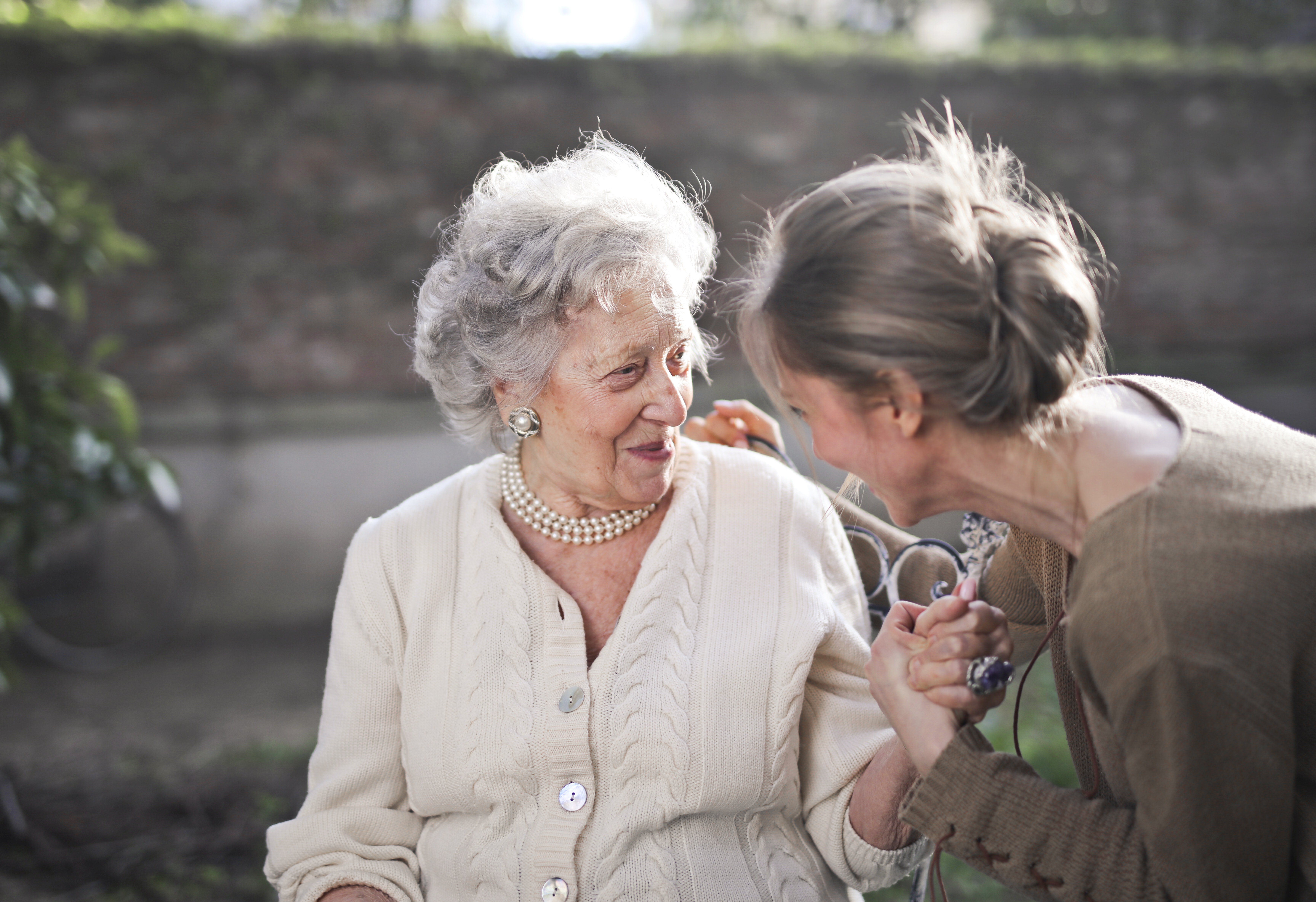 Ziua Mondială a Menopauzei: Există opţiuni pentru îmbunătăţirea sănătăţii şi stării de bine în această perioadă