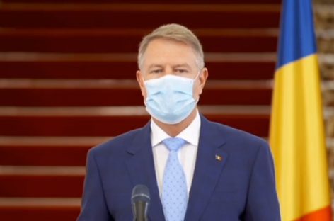 Klaus Iohannis: După 15 mai va fi obligatorie purtarea măştilor de protecţie în spaţiile publice închise şi în transportul în comun