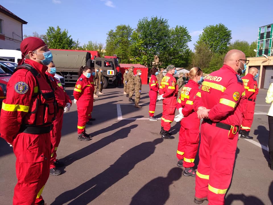 România trimite Republicii Moldova 20 de camioane încărcate cu echipamente de protecţie pentru personalul medical