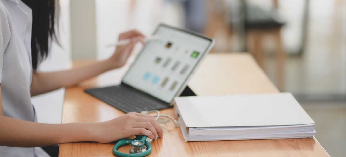 ANMCS organizează cursuri gratuite pentru îmbunătățirea practicii medicale