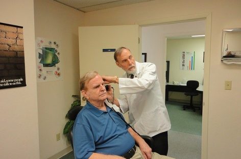 Neuropatia auditivă, un efect pe termen lung al Covid-19