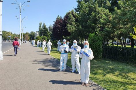 Protest la Guvern. Membrii Sanitas invitaţi la o discuţie cu premierul României