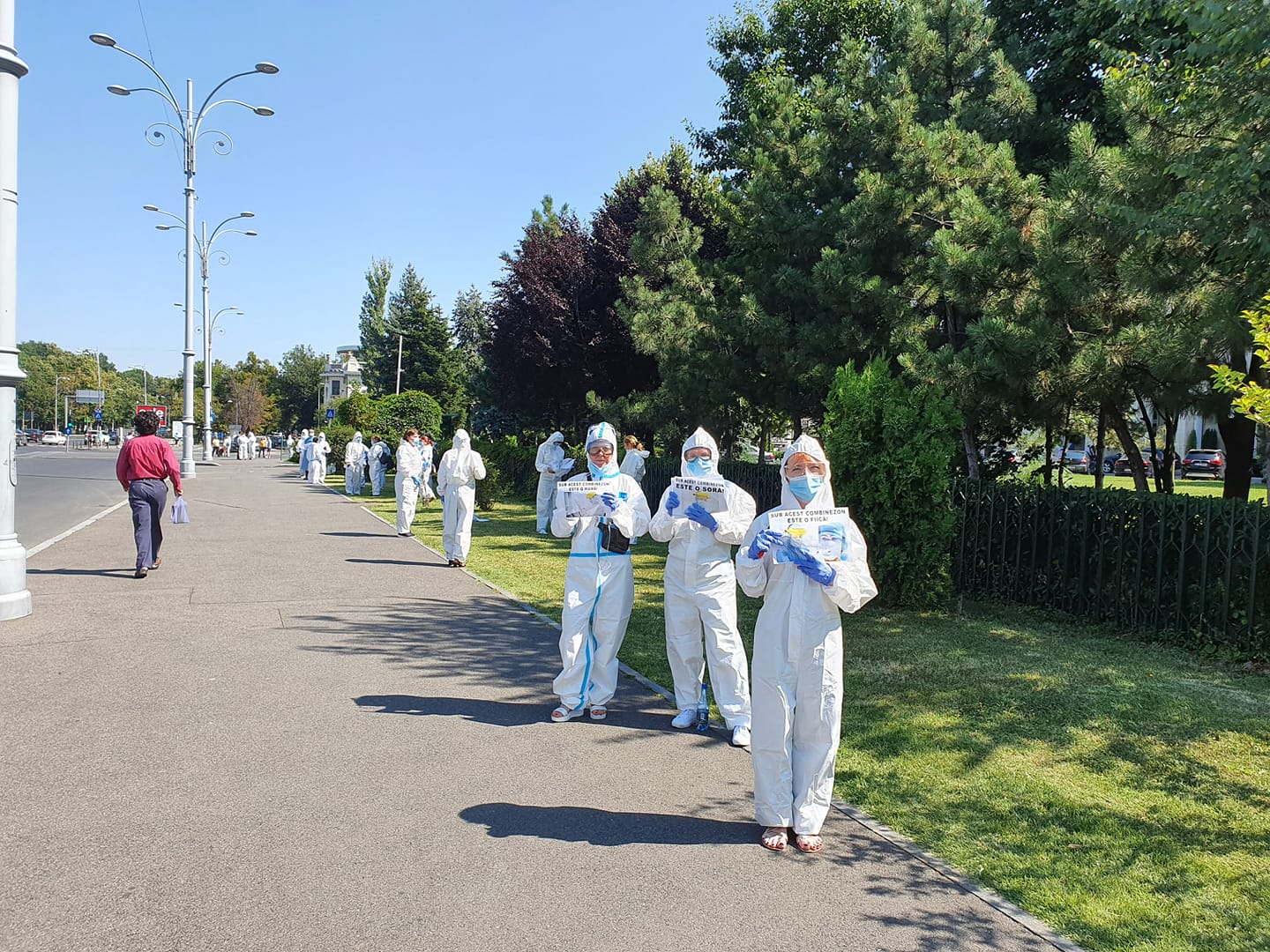 Protest la Guvern. Membrii Sanitas invitaţi la o discuţie cu premierul României