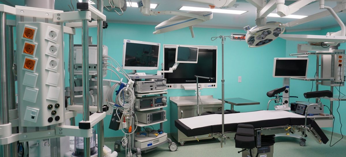 Maternitatea Oradea Maternitatea din Oradea, dotată cu un nou bloc operator modern cu 3 săli de operaţie şi o secţie de terapie intensivă