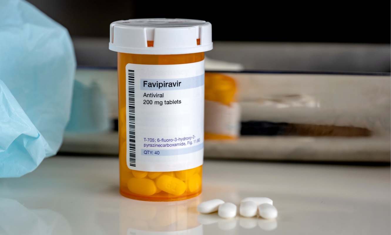 Favipiravir, singurul antiviral care va fi disponibil pentru tratamentul Covid-19 în farmaciile cu circuit deschis. Celelalte medicamente, doar în farmaciile cu circuit închis din spitale