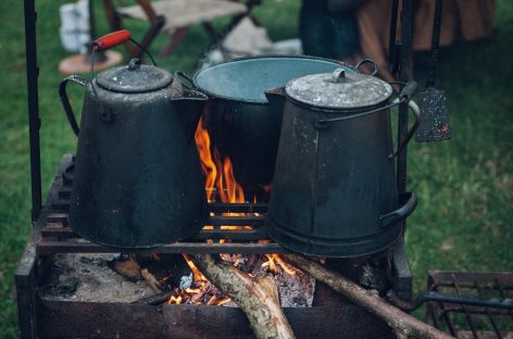 Gătitul la foc de lemne poate provoca leziuni pulmonare