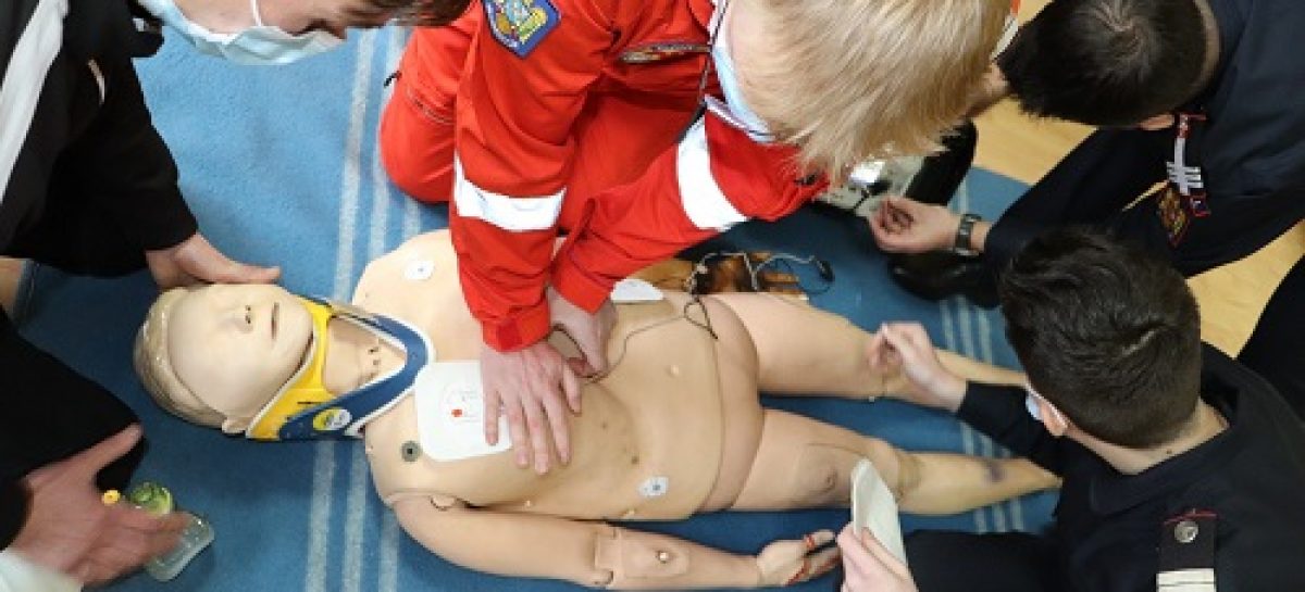 Centre mobile SMURD (4) Fundația pentru SMURD, cu sprijinul Rompetrol – KMG International, dă în folosință 2 Centre Mobile de Pregătire a Paramedicilor