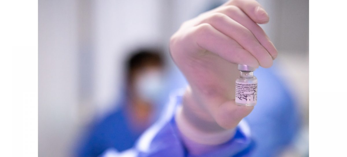 Vaccinul Novavax are o rată de eficacitate de 96% împotriva virusului SARS-CoV-2
