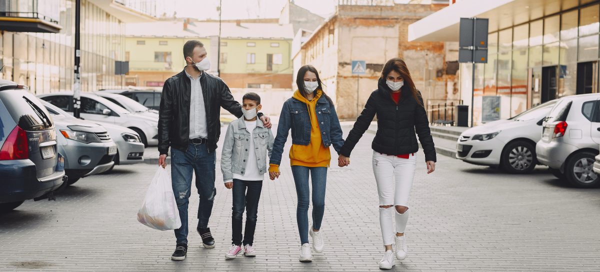 risc copii adulti COVID Peste 40.000 de copii au pierdut un părinte din cauza COVID-19