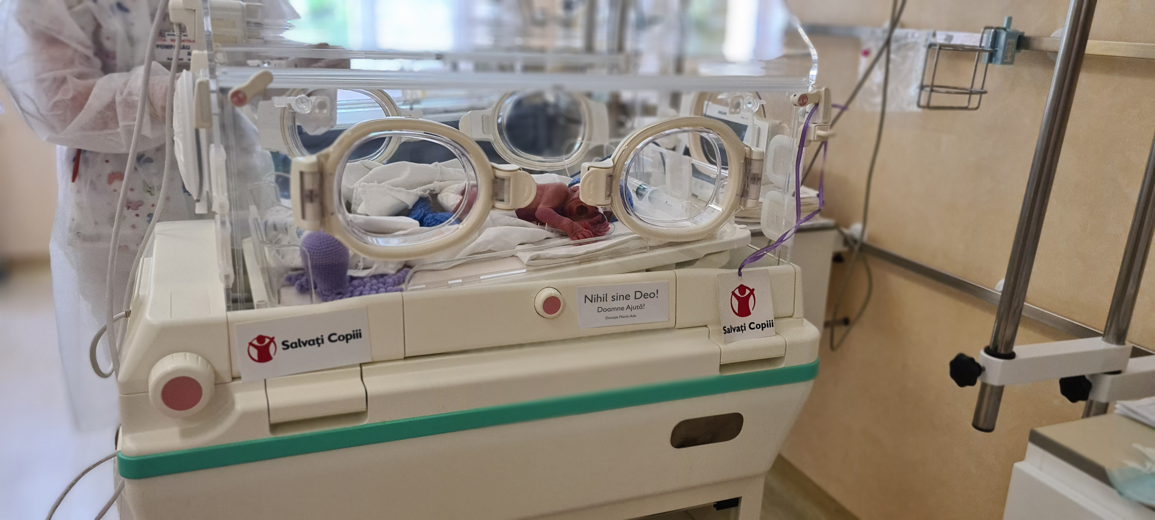 Salvaţi Copiii România dotează secţia de Terapie Intensivă neonatală a maternităţii Spitalului Universitar de Urgenţă Bucureşti: un sistem de hipotermie controlată reduce considerabil riscurile neurologice