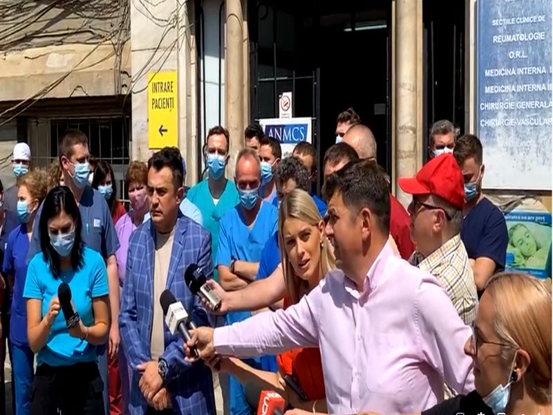 Protest la Institutul Clinic de Urologie şi Transplant Renal Cluj. Ministerul Sănătăţii anunţă creşterea finanţării la Institut