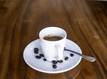 Consumul moderat de cafea scade riscul de boli de inimă, accident vascular cerebral și de deces