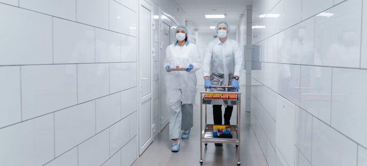 Un virus antibacterian a tratat infecțiile rezistente la antibiotice cu o rată de succes de peste 86%