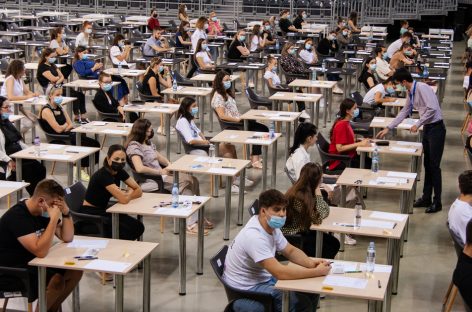 Rezultatele la examenul de admitere la UMF Cluj: 40 de candidaţi, admişi cu nota 10