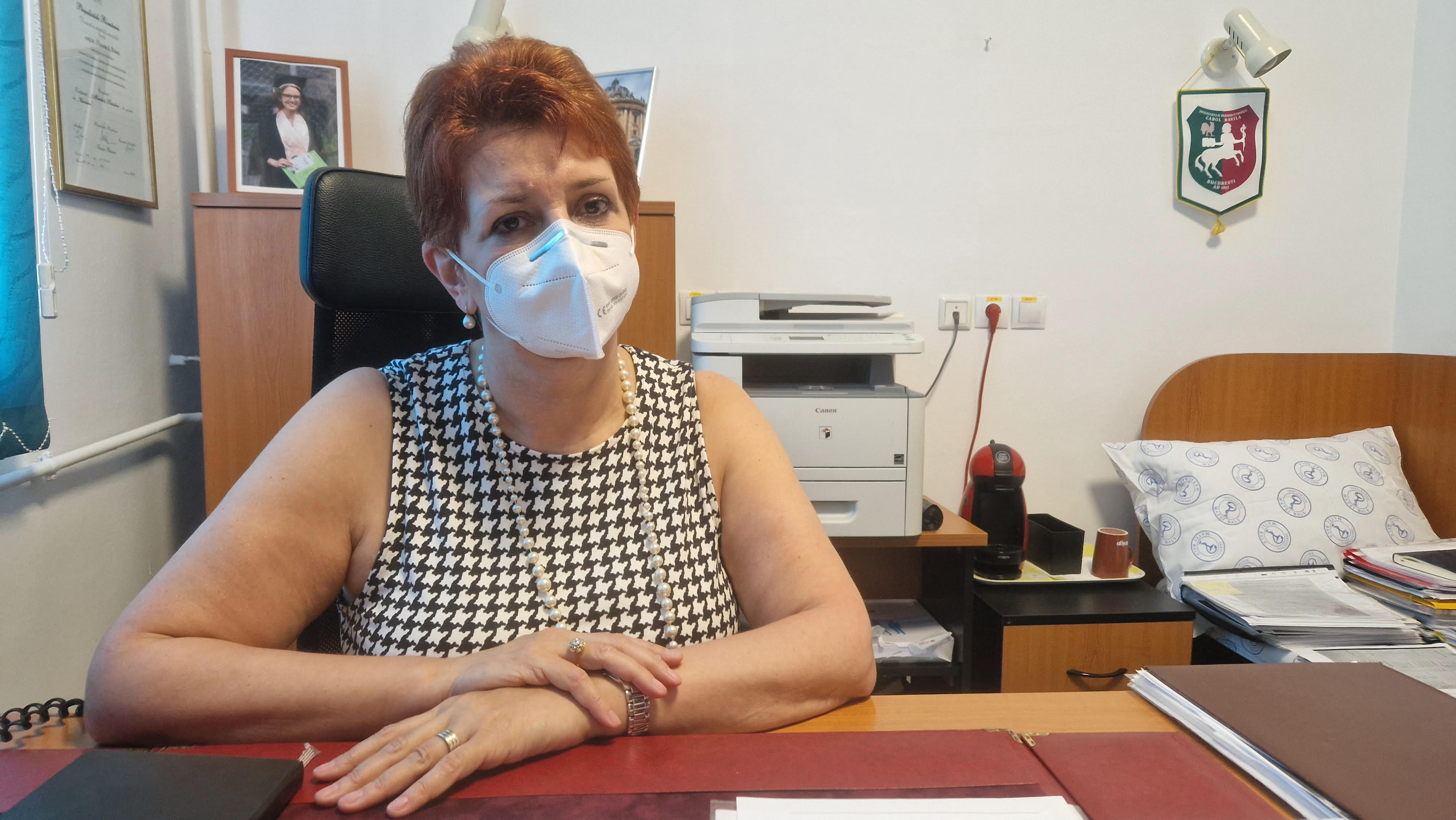 [VIDEO] Prof. dr. Victoria Aramă: Salvezi pacientul dintr-o boală gravă, oncologică şi decedează din cauza unei reactivări a unui virus hepatitic care ar fi putut să fie evitată