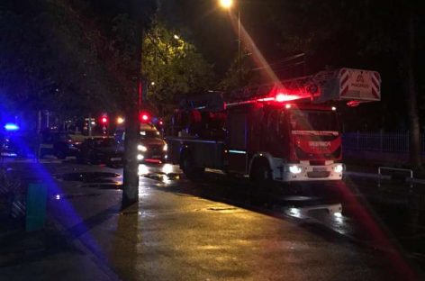 Pompierii ISU Timiş au intervenit, în noaptea de sâmbătă spre duminică, pentru stingerea unui incendiu izbucnit la Spitalul de Copii "Louis Ţurcanu" din Timişoara. Au fost evacuaţi 42 de copii şi 41 de părinţi.