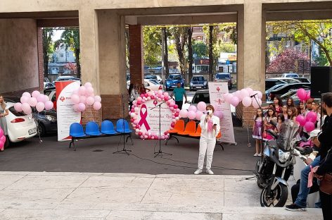 Campanie de prevenire a cancerului de sân, derulată în octombrie de o asociaţie de pacienţi