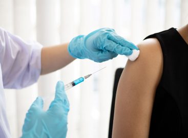 Ministrul Sănătății susține că vaccinurile ar putea fi compensate pentru adulți din 2024