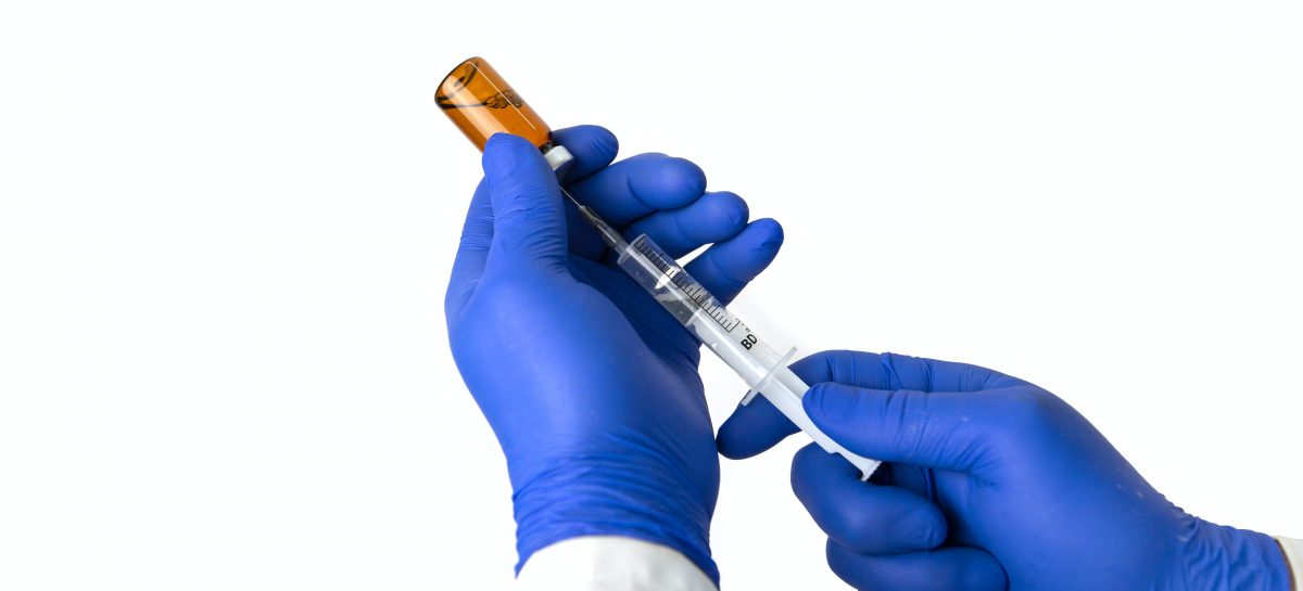 Vaccin împotriva coronavirusului MERS, testat ca fiind sigur şi eficient în cadrul unui studiu clinic de fază iniţială