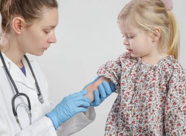 STUDIU: Dermatita atopică crește riscul de fracturi la copii
