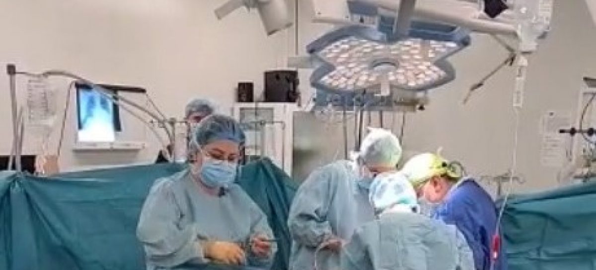 Primul transplant de cord din acest an din România a fost efectuat la Institutul de Urgenţă pentru Boli Cardiovasculare Târgu Mureş