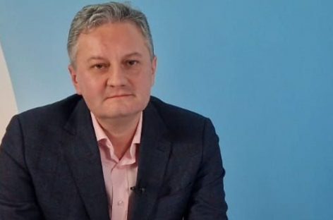 VIDEO Dr. Remus Nica, chirurg şi violonist: Armoniile speranţei să fie  permanent în noi (Partea I)