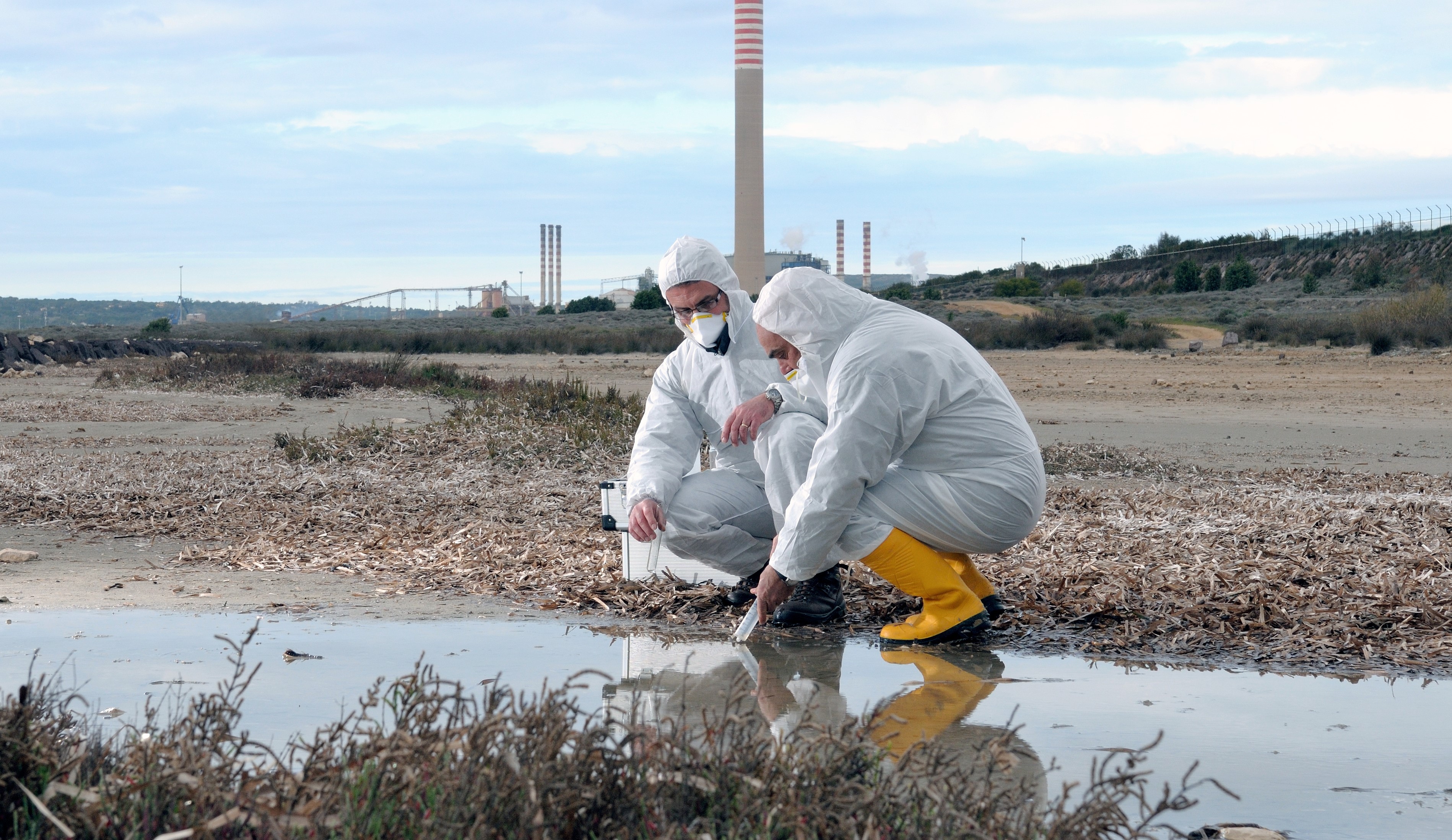 Bacteriile din sol ar putea duce la infecţii mortale, contribuind la rezistenţa la antibiotice, avertizează experţii