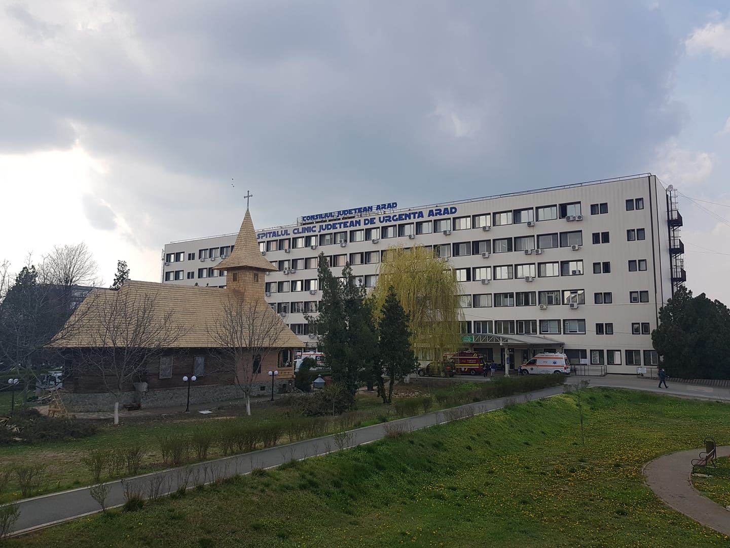 Reconstrucţie de aortă încheiată cu succes la cel mai mare spital din Arad